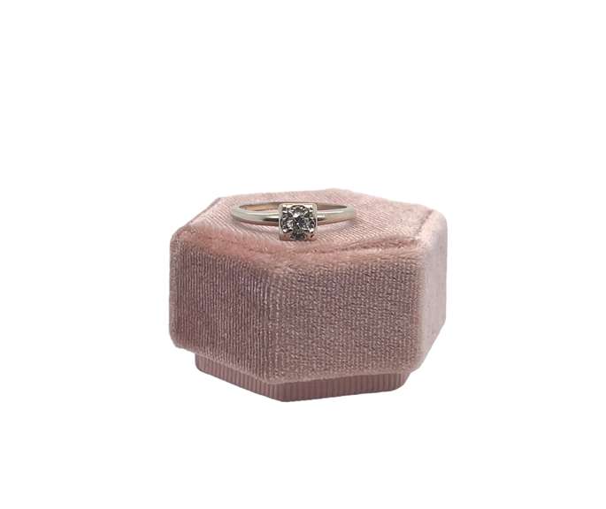 14K WHITE GOLD ENGAGEMENT RING WITH DIAMOND