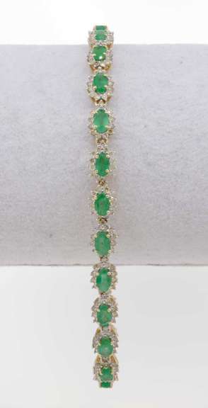 Elegant Emerald and Diamond Bracelet