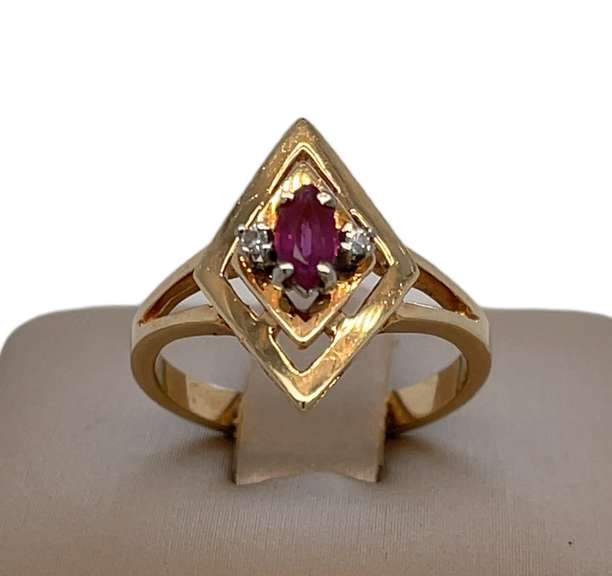 14K GOLD RING WITH DIAMONDS AND TOURMALINE