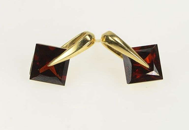 14K Yellow Gold Princess Garnet Dangle Vintage Ornate Stud Earrings