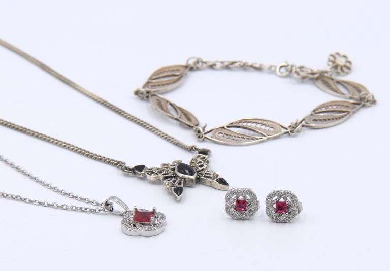 Group Lot of Vintage 925 Sterling Silver Miscellaneous Jewelry