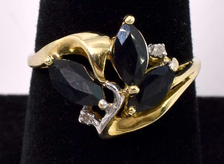 Unique Blue Sapphire Ring In Yellow Gold