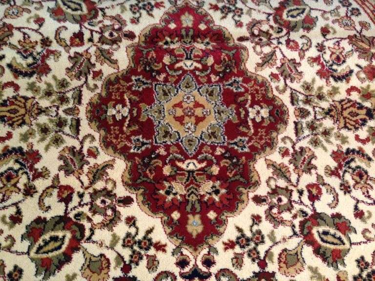 Beautiful Classic Round Rug 6'