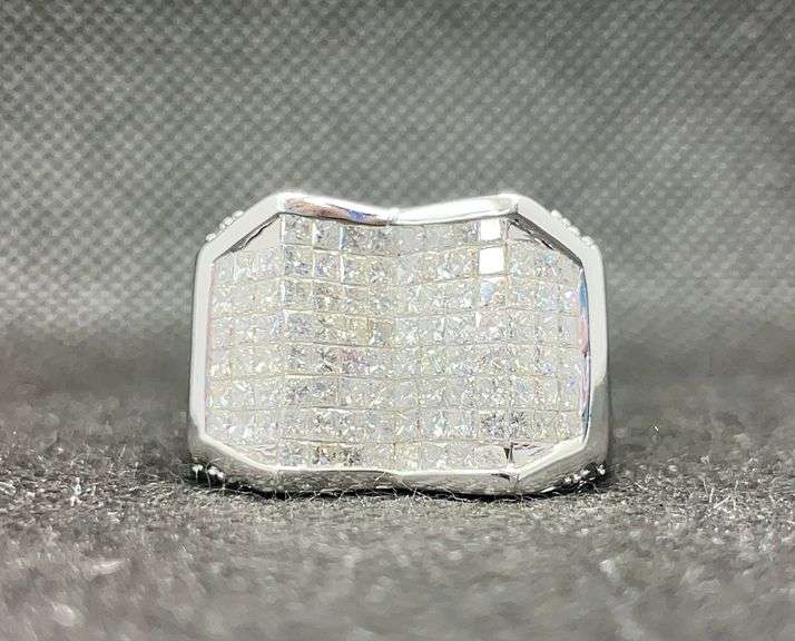UNIQE MENS 14K WHITE GOLD DOUBLE PEAKED PRINCESS CUT DIAMOND RING (2.75 C.T. T.W.)