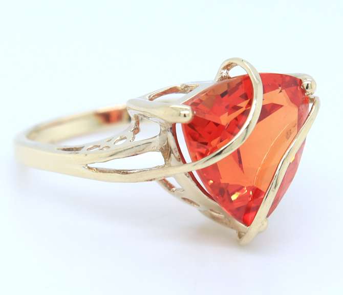 Wonderful Yellow gold Trillion Orange Sapphire and Diamond Fancy Ring