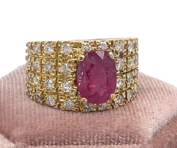 5.0+ CARAT 3 PIECE DIAMOND SET OF EARRINGS, RING AND PENDANT IN 18KT SOLID YELLOW GOLD WITH RUBIES AND DIAMONDS