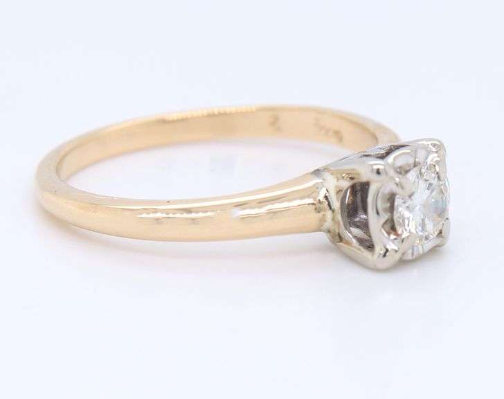 Vintage Round Brilliant Cut Diamond Engagement Ring