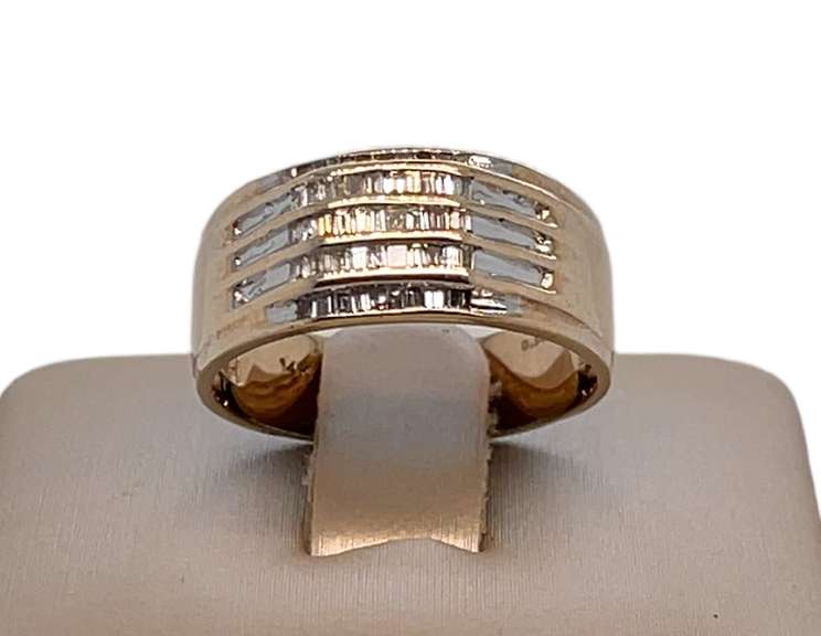 14K YELLOW GOLD VINTAGE RING WITH DIAMONDS