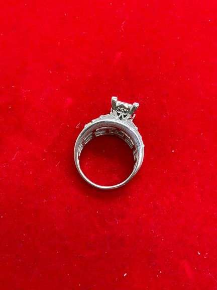 CERTIFIED BRAND NEW 14K WHITE GOLD AND DIAMOND RING
