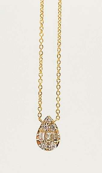 Feminine 18kt Yellow Gold Necklace with Teardop Pendant