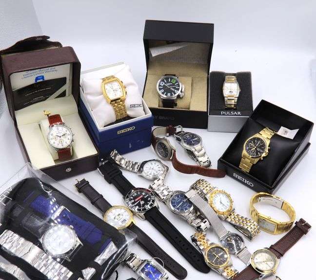 Big Group Lot of 28 Watches