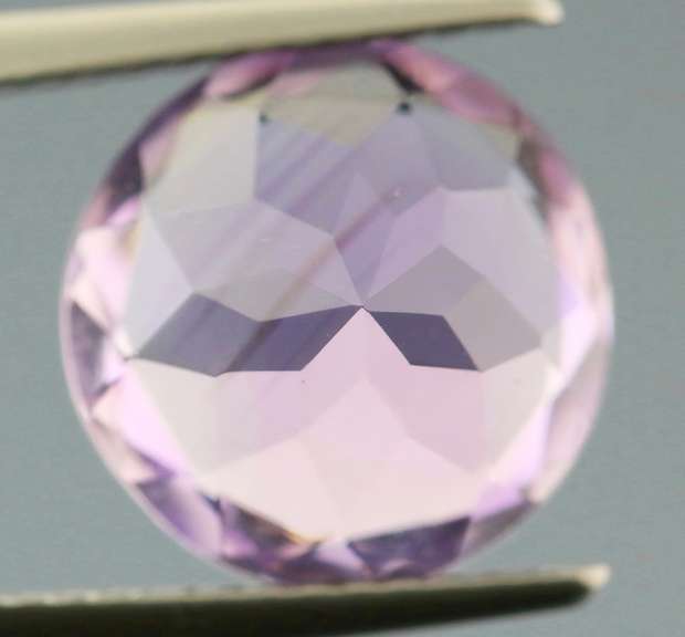 Eye catching 3.90ct natural Amethyst solitaire
