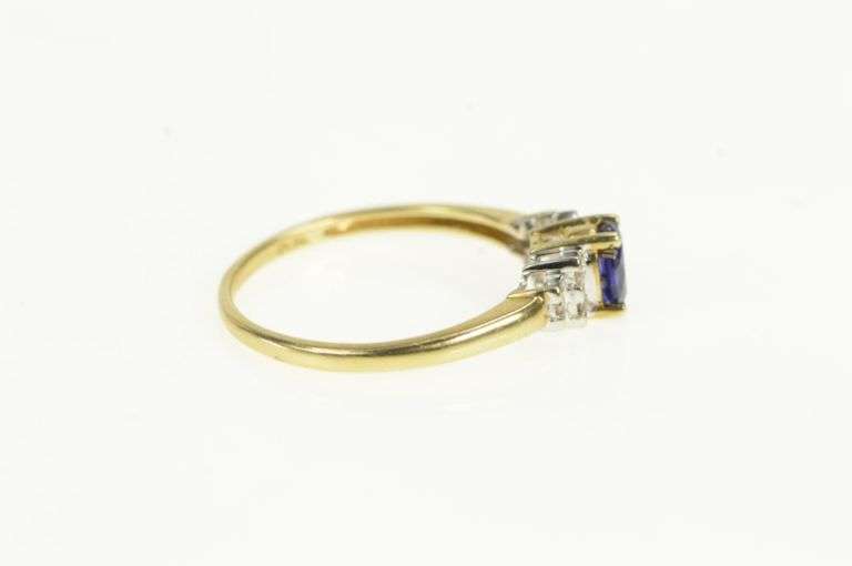 10K Yellow Gold Oval Sapphire Diamond Accent Classic Ring