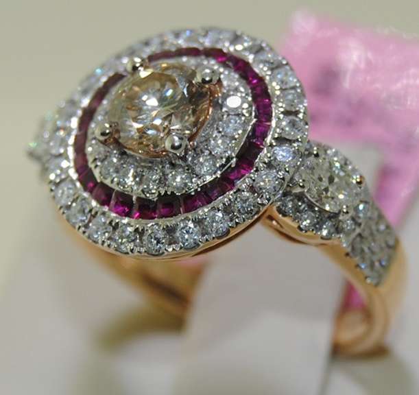 Dazzling 18kt Ruby & Diamond Ring