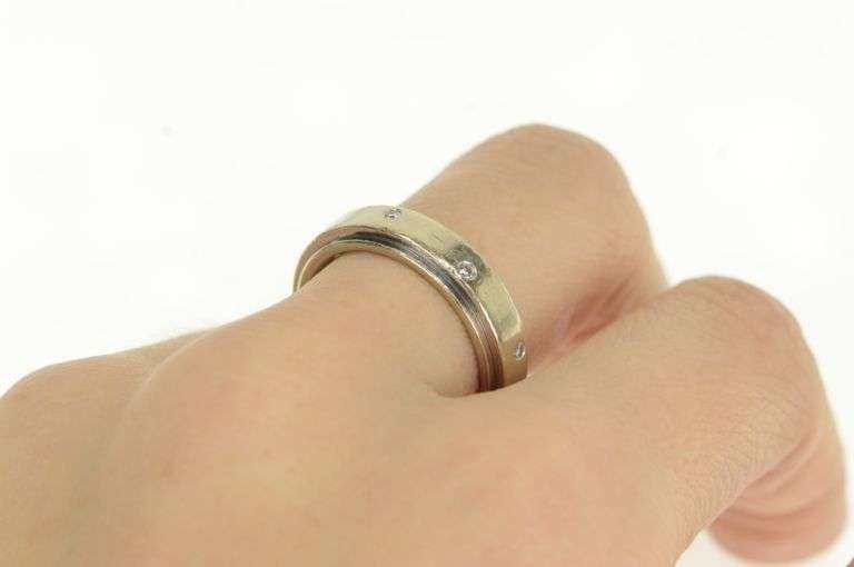 14K White Gold Diamond Inset Busy Spinner Band Wedding Ring