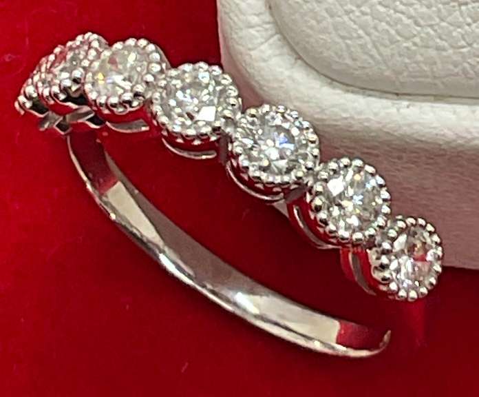 CERTIFIED LADIES 14K WHITE GOLD AND DIAMOND BAND