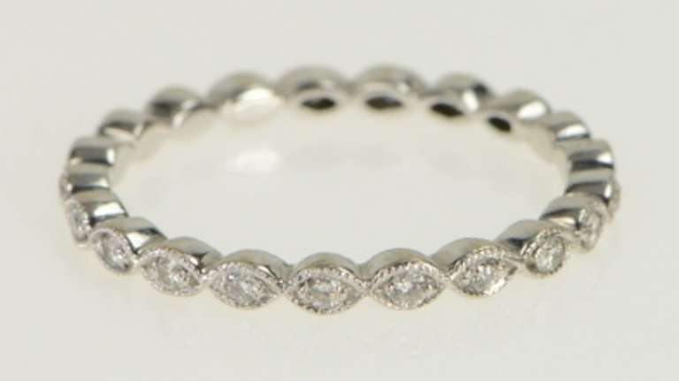 14K White Gold Ornate Scalloped Diamond Wedding Band Ring