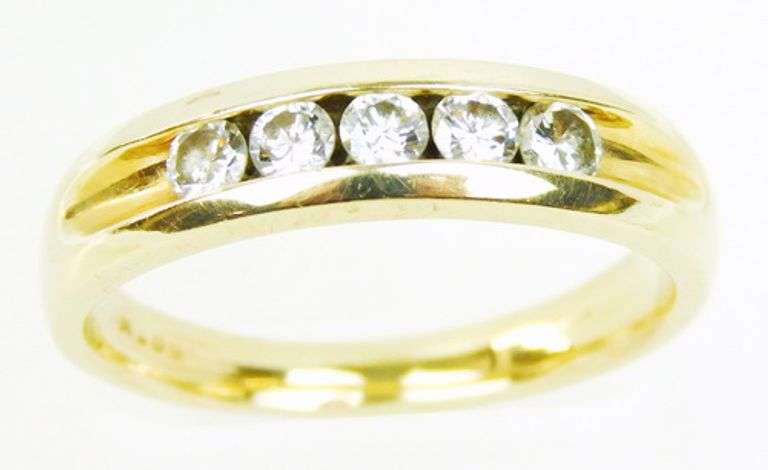 High End 14K Gold Band with 5 Diamonds, Size 9.5