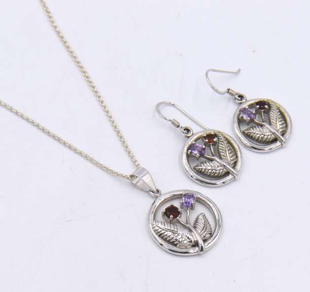 Set of 925 Sterling Silver Flower Pendant on Chain with Matching Dangle Earrings