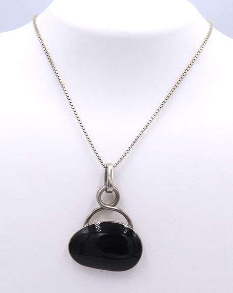 Vintage Italian 925 Sterling Silver Black Onyx pendant on Chain Necklace