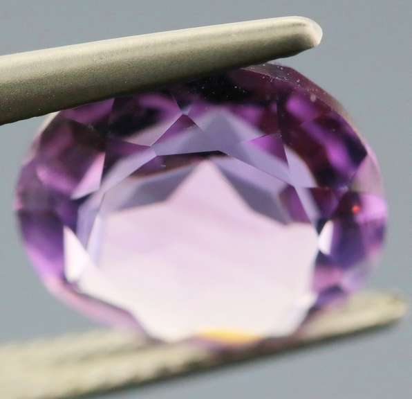 Eye catching 3.90ct natural Amethyst solitaire