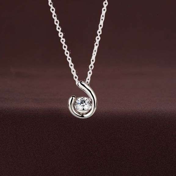 Dailly wear sterling silver and dancing stone pendant