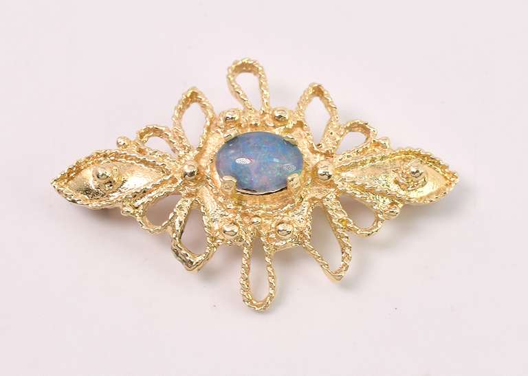 Elegant Opal Broche In 14K Yellow Gold