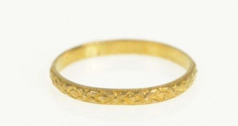 10K Yellow Gold 1.6mm Victorian Ornate Patterned Childs Baby Ring