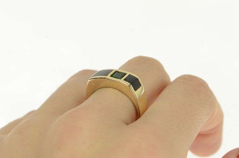 10K Yellow Gold Black Onyx Princess Syn. Emerald Squared Ring