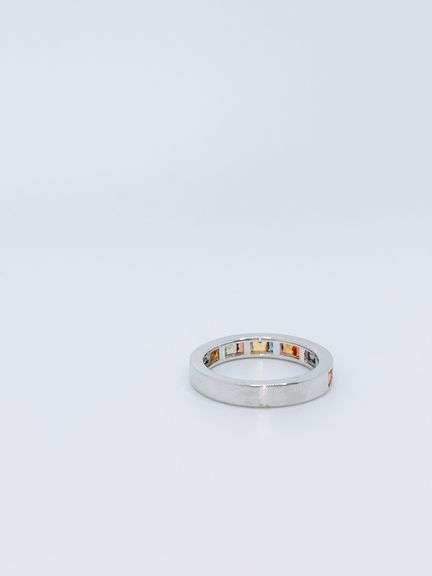 Vivid 18kt White Gold Multi-Colored Saphire Band