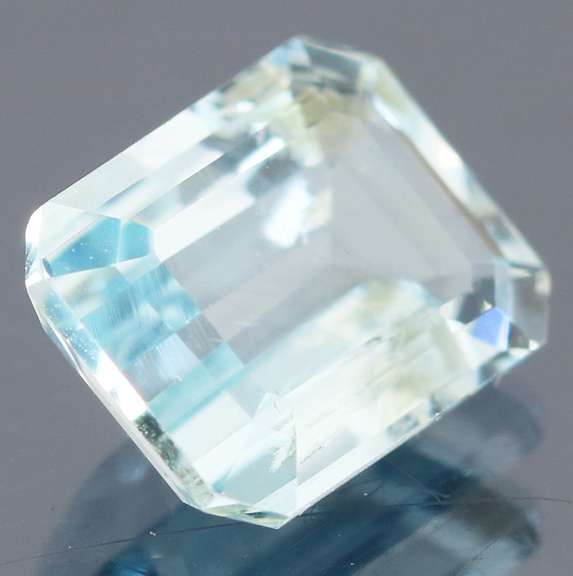 Stunning 2.85ct Brazilian Aquamarine