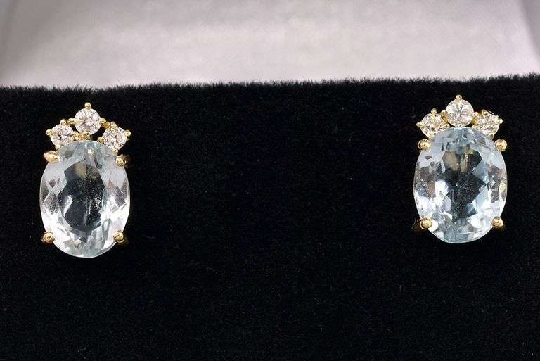 Beautiful Blue Topaz Earring In 14K Yellow Gold