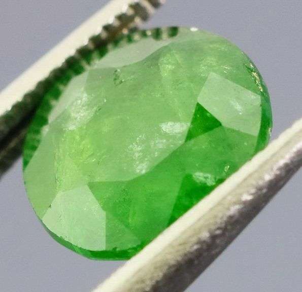 Rich green 2.16ct Tsavorite Garnet solitaire