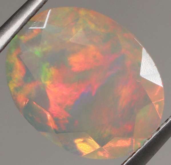 Gorgeous 2.76ct floral flashing jelly Opal