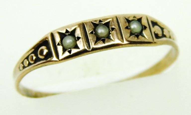 Pretty Antique 9CT Gold Ring, Size 6