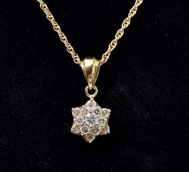 Dazzling Diamond Flower Pendant Necklace In 14K Yellow Gold