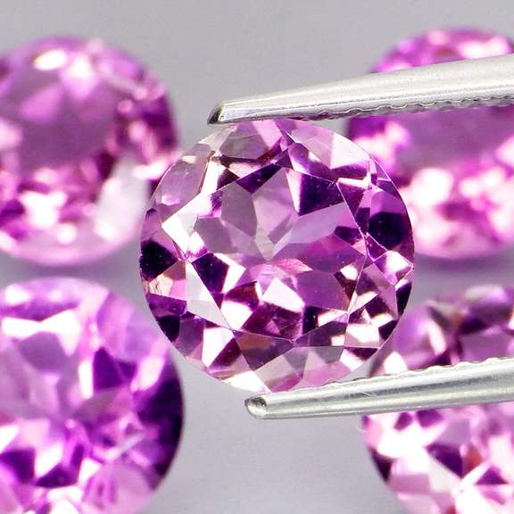 Stunning 8.60ct round cut Bolivian Amethyst set