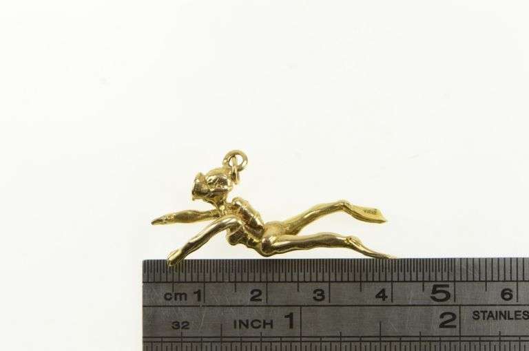 14K Yellow Gold 3D Vintage Scuba Diver Exploration Charm/Pendant
