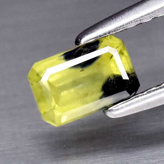 Rare bi-color .56ct blue and yellow Sapphire