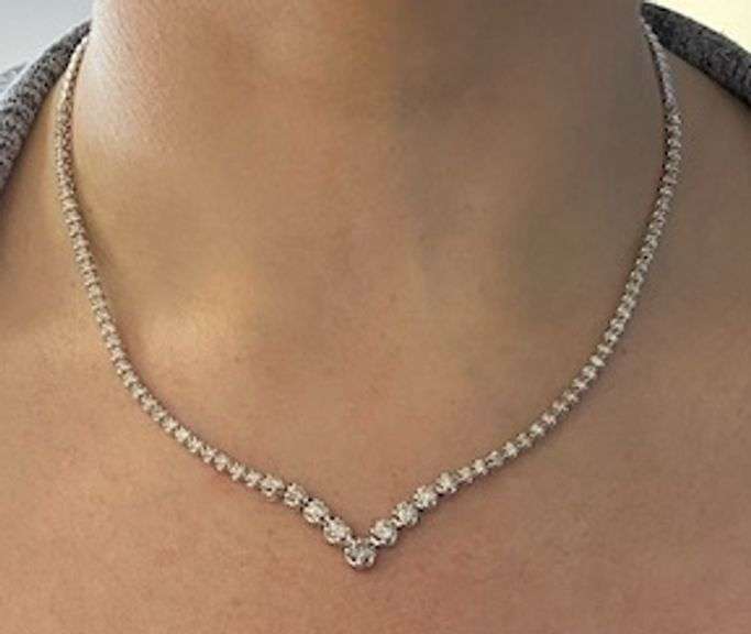 Stunning 3.06CTW Diamond Tennis Necklace