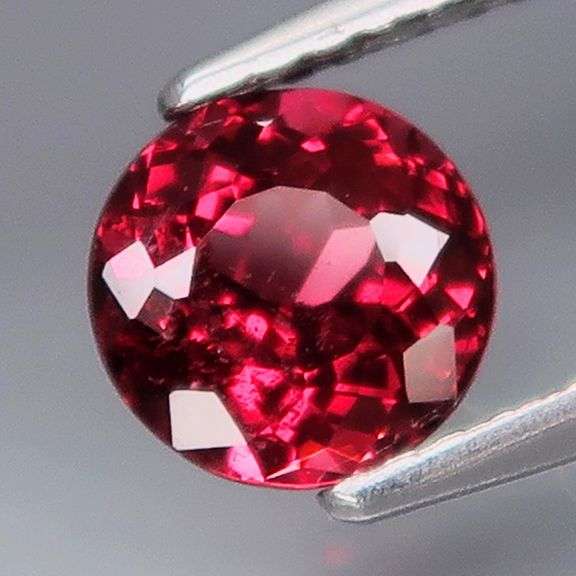 Dazzling 1.44ct cherry pink Rhodolite Garnet solitaire