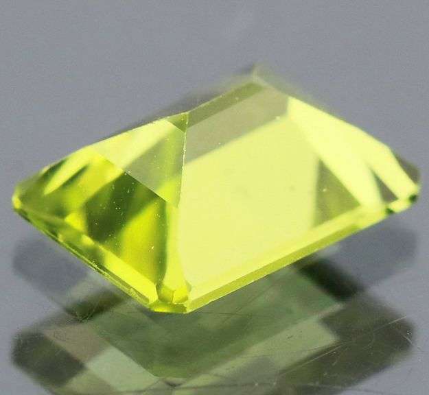 Great 1.48ct apple green Peridot