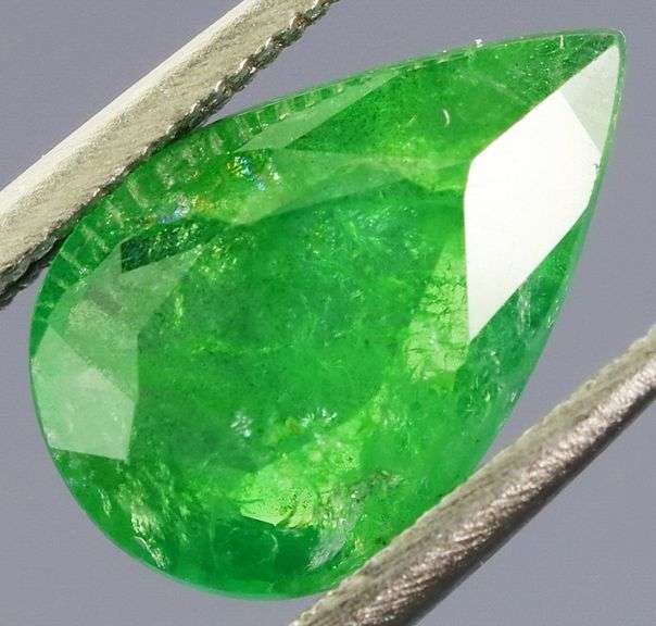 Top chrome green! 1.81ct Tanzanian Tsavorite Garnet