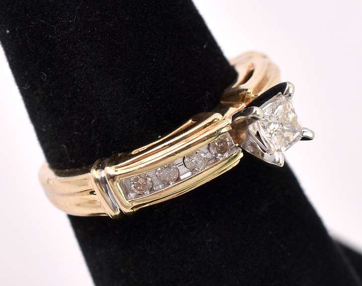 Brilliant Diamond Ring In 14K Yellow Gold