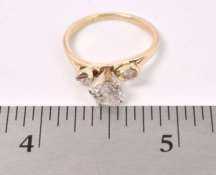 Gorgeous Diamond Ring In 14K Yellow Gold
