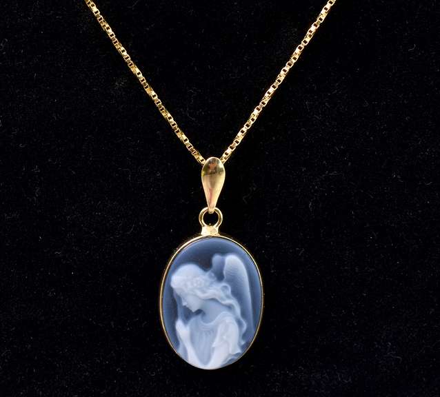 Angelic Cameo Pendant Necklace In 14K Yellow Gold