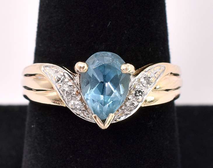 Cute Blue Topaz Ring In 14K Yellow Gold
