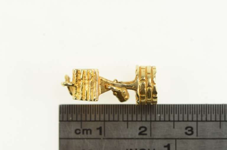 14K Yellow Gold 3D Articulated Wishing Well Bucket Lucky Charm/Pendant