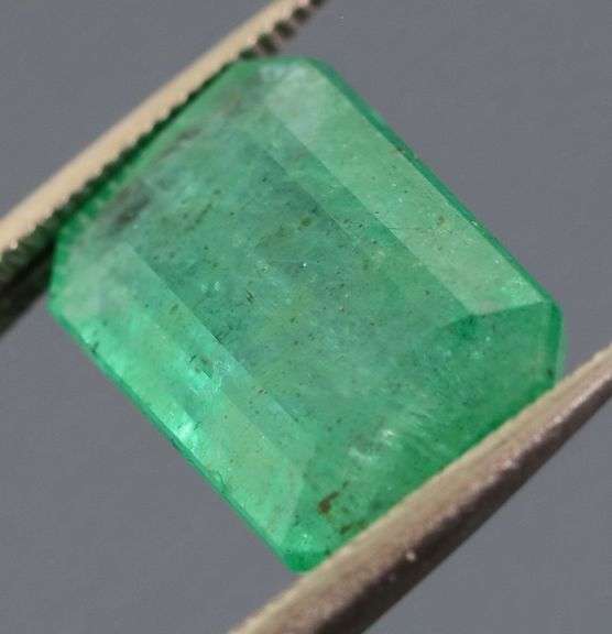 Glowing green 3.87ct unheated Emerald