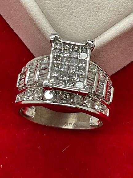 CERTIFIED BRAND NEW 14K WHITE GOLD AND DIAMOND RING
